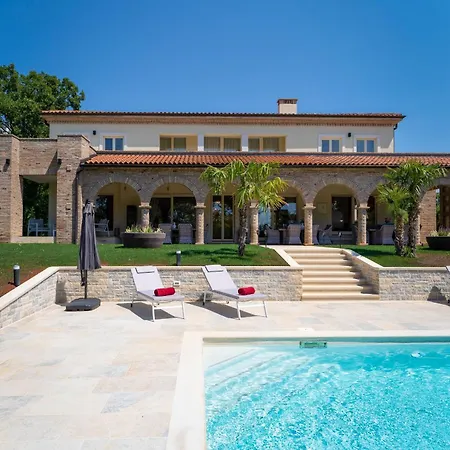 Villa Luxury Lionea In For 10 People With Sea View & Private Pool Poreč