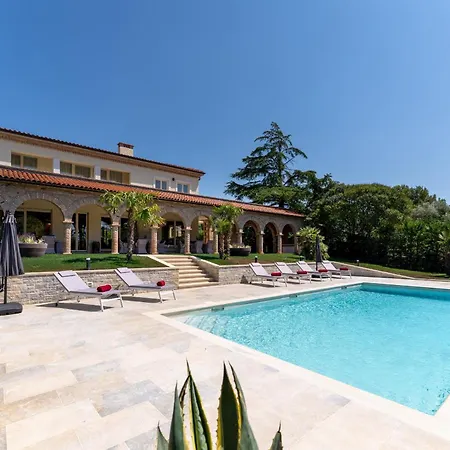 Luxury Lionea In For 10 People With Sea View & Private Pool