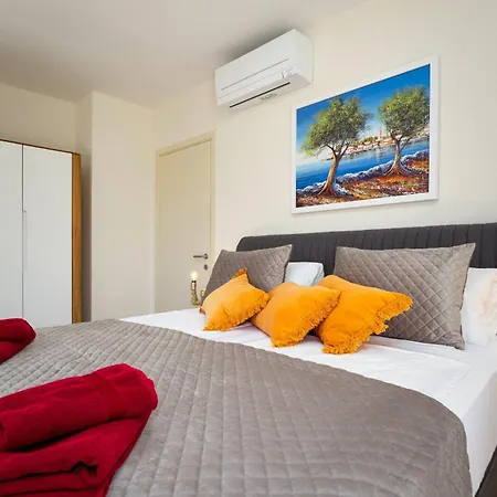 Вілла Luxury Lionea In For 10 People With Sea View & Private Pool