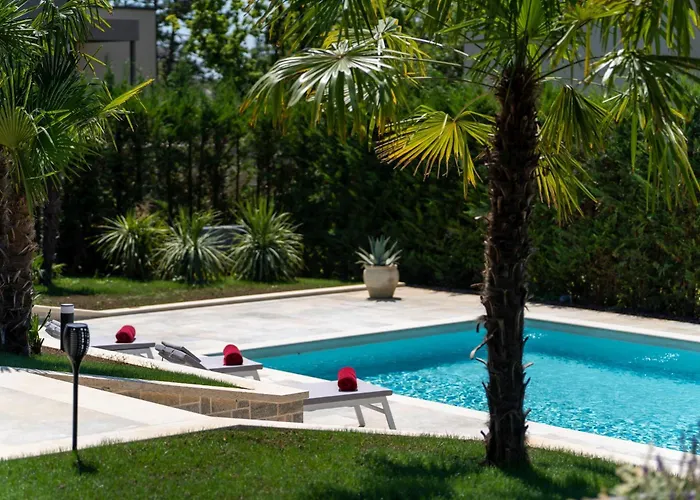 Luxury Lionea In For 10 People With Sea View & Private Pool