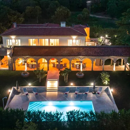 Luxury Lionea In For 10 People With Sea View & Private Pool פורץ