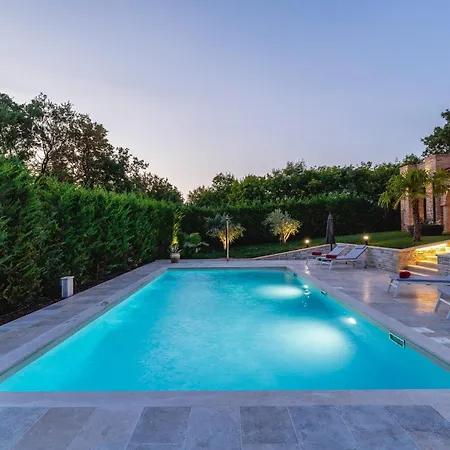 Luxury Lionea In For 10 People With Sea View & Private Pool וילה *