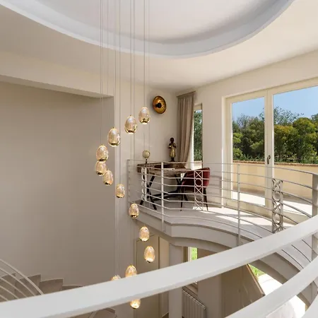 Luxury Lionea In For 10 People With Sea View & Private Pool וילה *