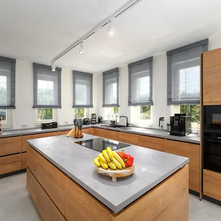 Luxury Lionea In For 10 People With Sea View & Private Pool * פורץ