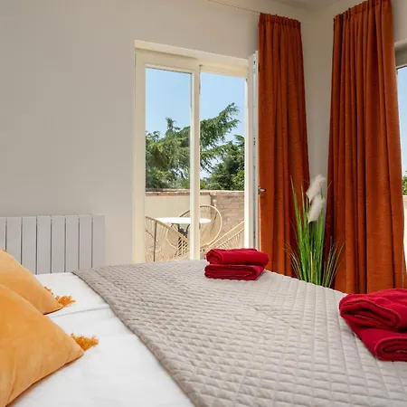 Luxury Lionea In For 10 People With Sea View & Private Pool *