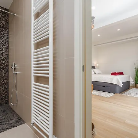 Luxury Lionea In For 10 People With Sea View & Private Pool *