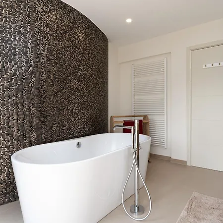 Luxury Lionea In For 10 People With Sea View & Private Pool וילה