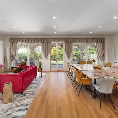 Luxury Lionea In For 10 People With Sea View & Private Pool *