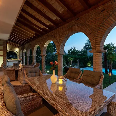 Luxury Lionea In For 10 People With Sea View & Private Pool