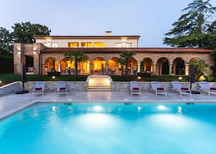 Villa Luxury Lionea In For 10 People With Sea View & Private Pool Porec