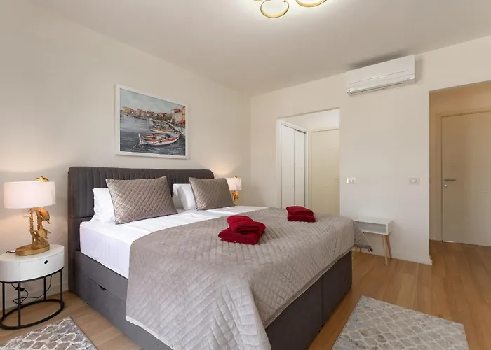 Villa Luxury Lionea In For 10 People With Sea View & Private Pool *