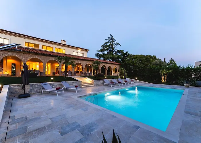 Luxury Lionea In For 10 People With Sea View & Private Pool * Porec