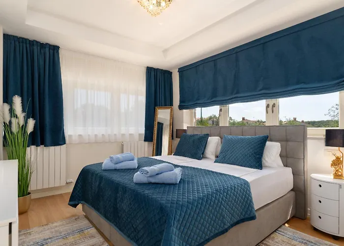 Luxury Lionea In For 10 People With Sea View & Private Pool Villa Poreč