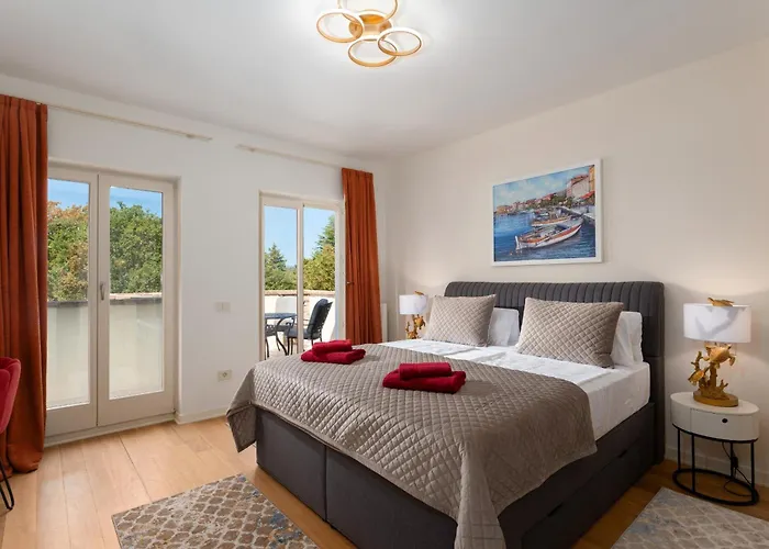 Luxury Lionea In For 10 People With Sea View & Private Pool Villa Porec