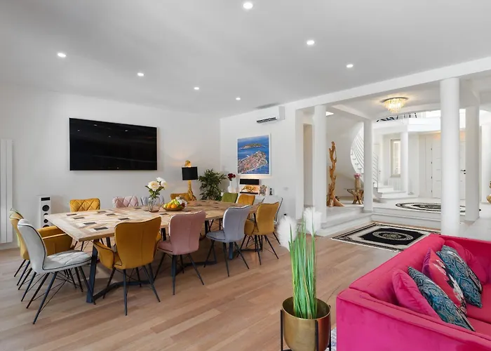 Luxury Lionea In For 10 People With Sea View & Private Pool Villa