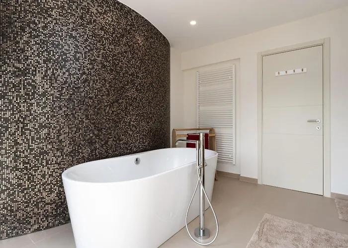 Luxury Lionea In For 10 People With Sea View & Private Pool Villa