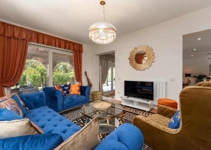 Luxury Lionea In For 10 People With Sea View & Private Pool Porec