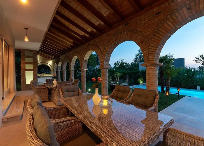 Luxury Lionea In For 10 People With Sea View & Private Pool