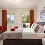 Luxury Lionea In For 10 People With Sea View & Private Pool