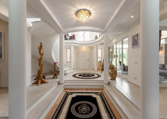 Luxury Lionea In For 10 People With Sea View & Private Pool *