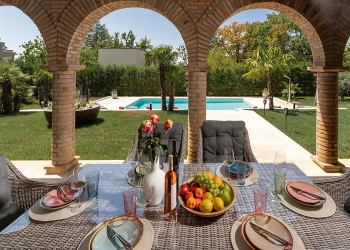 Luxury Lionea In For 10 People With Sea View & Private Pool Vila *